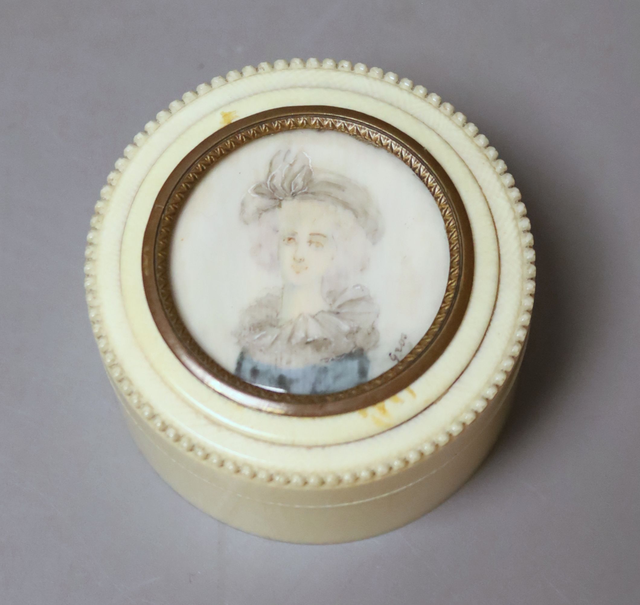 An ivory portrait box, 3.5cm high